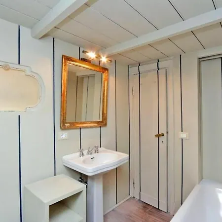 In Centre Via Gregoriana By Halldis Apartment Rom